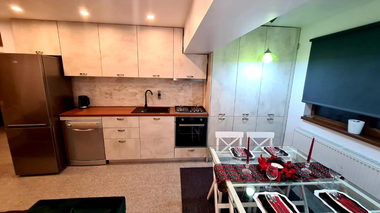 Ferienwohnung La Fluturi Apartament Suceava Exterior foto