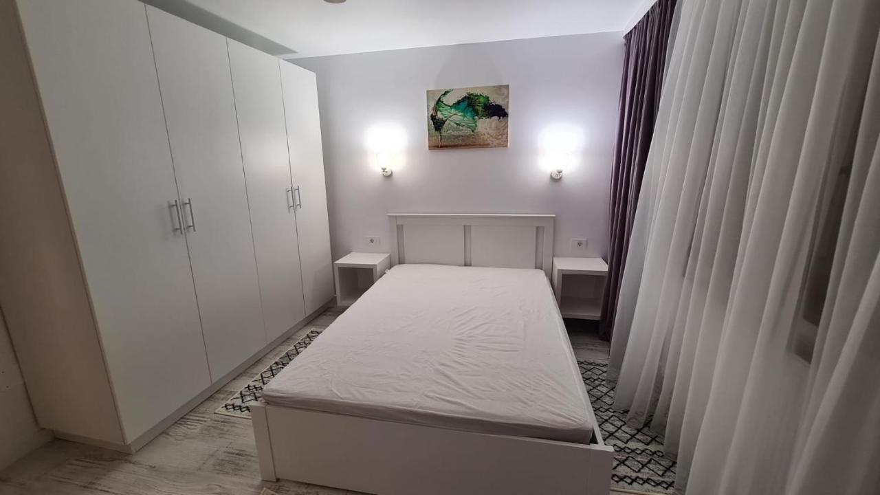 Ferienwohnung La Fluturi Apartament Suceava Exterior foto