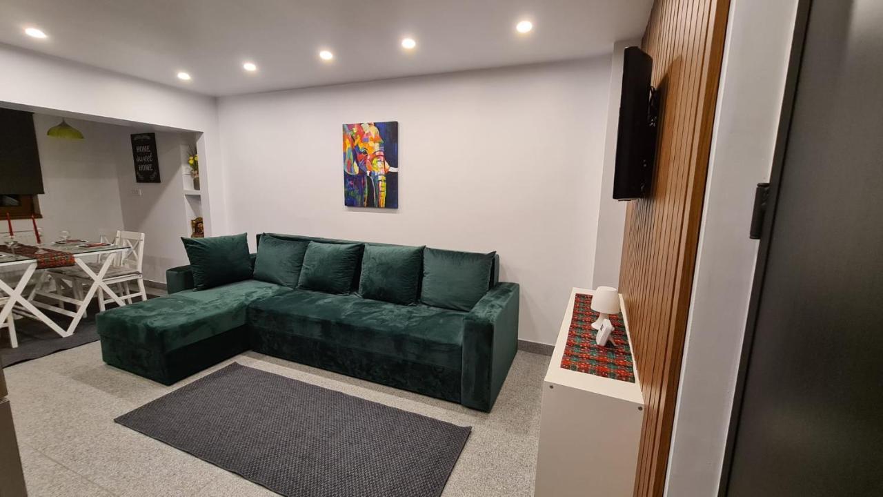 Ferienwohnung La Fluturi Apartament Suceava Exterior foto