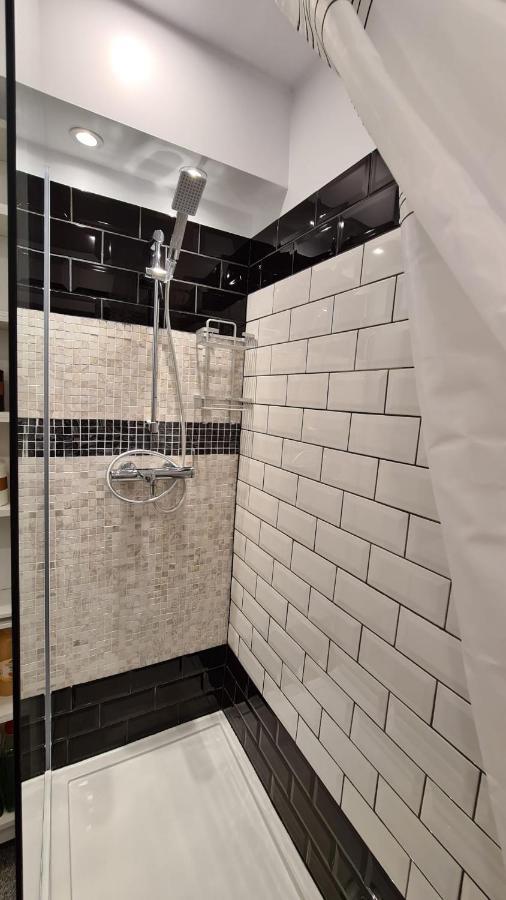 Ferienwohnung La Fluturi Apartament Suceava Exterior foto