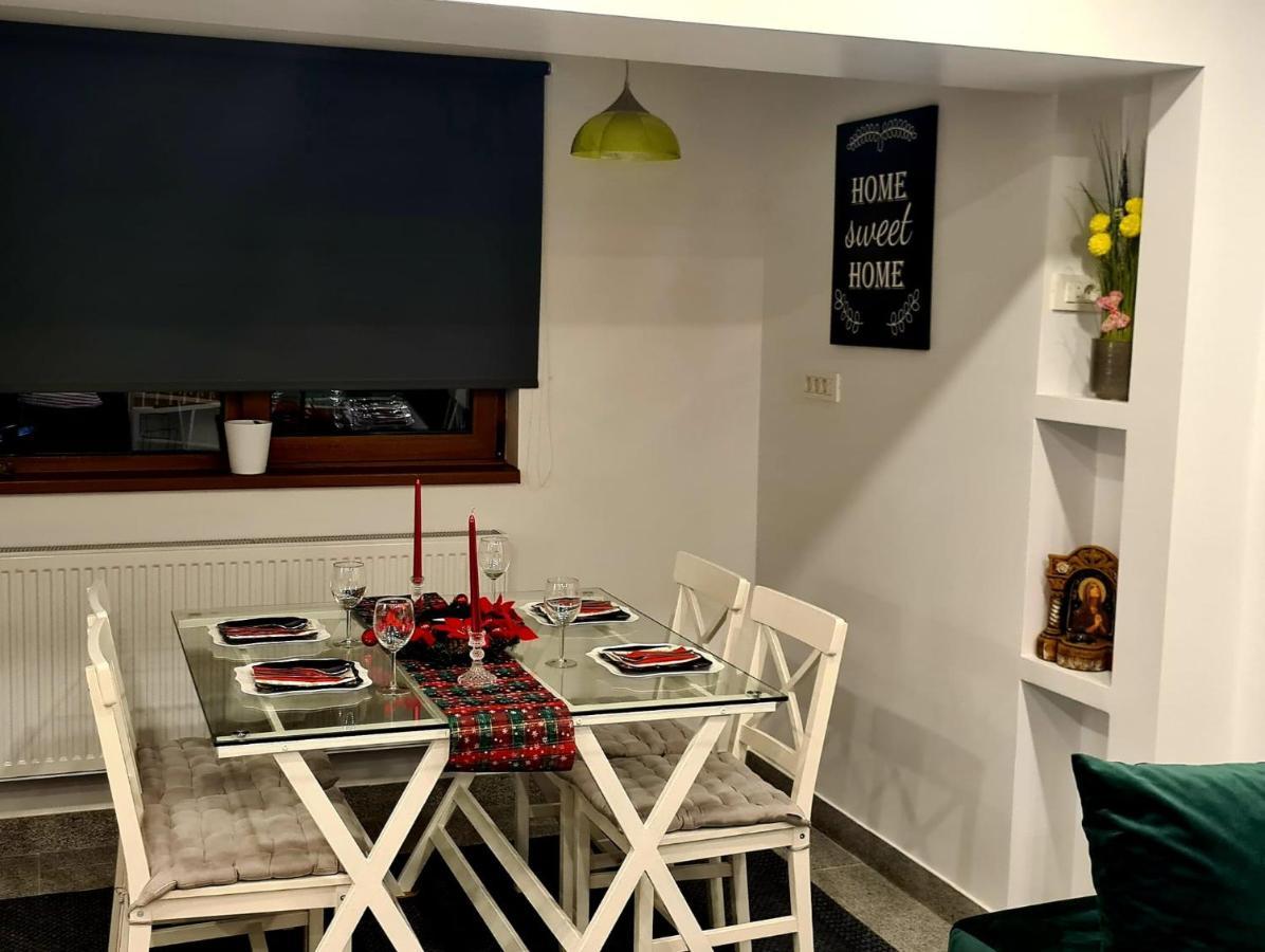 Ferienwohnung La Fluturi Apartament Suceava Exterior foto