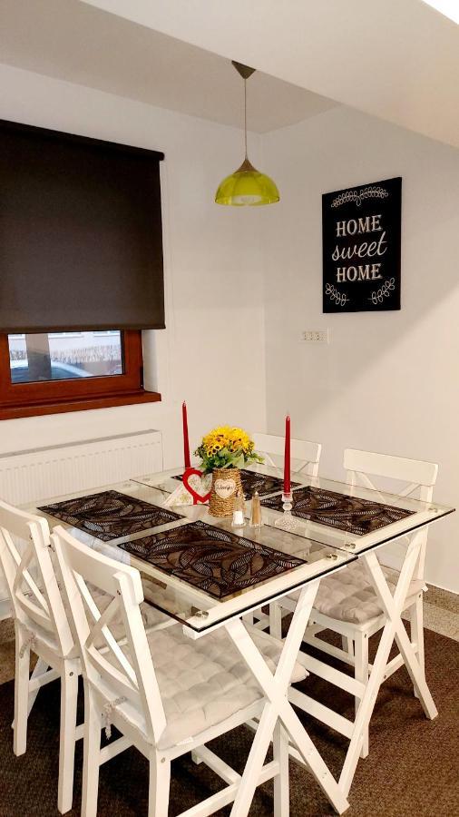Ferienwohnung La Fluturi Apartament Suceava Exterior foto